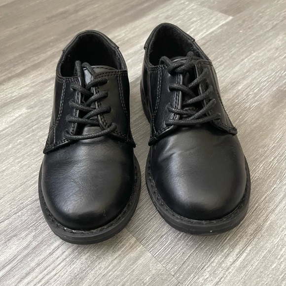 Toddler Boy Shoes size 8 - Picture 2 of 9